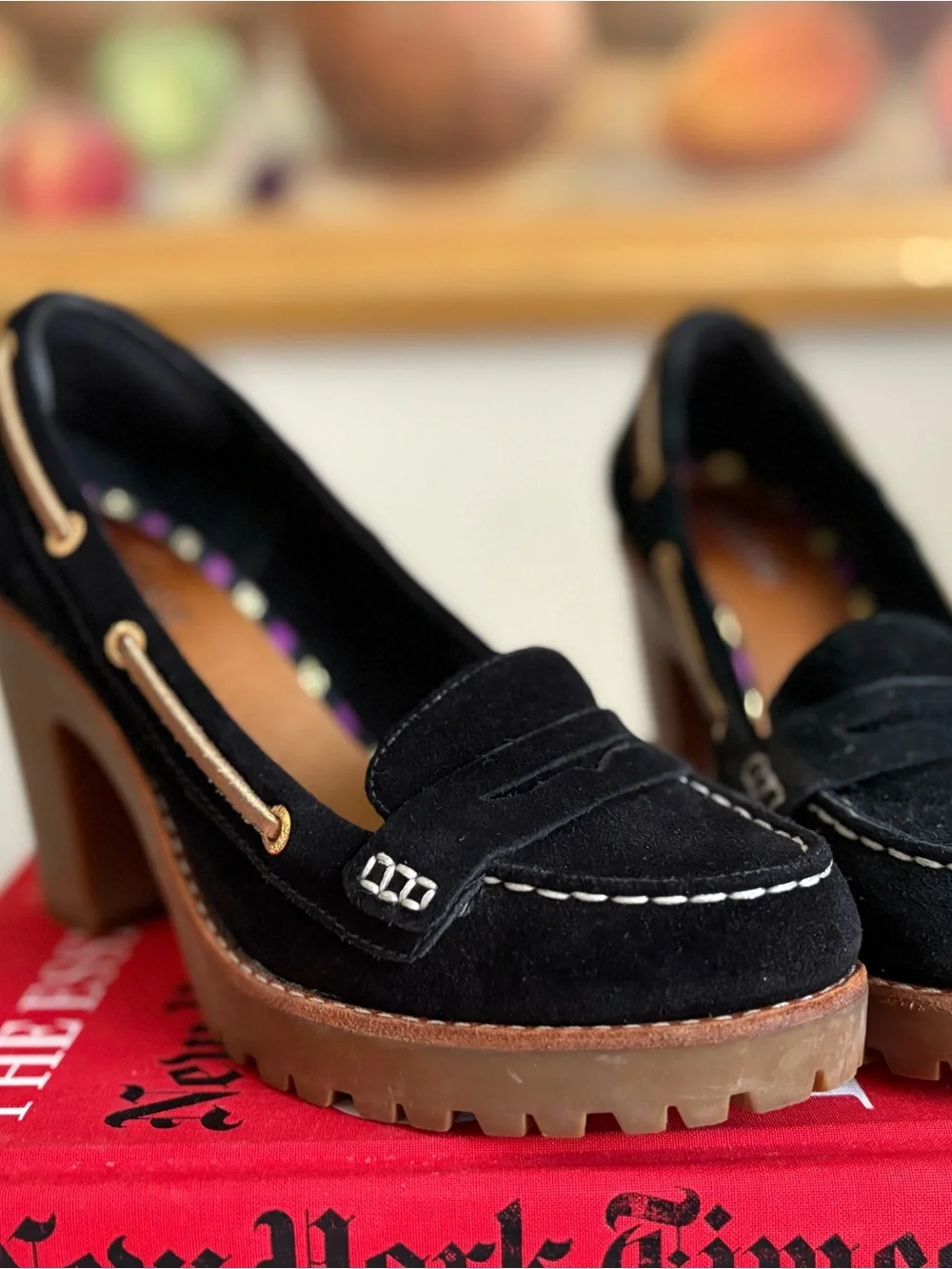 Black Pumps